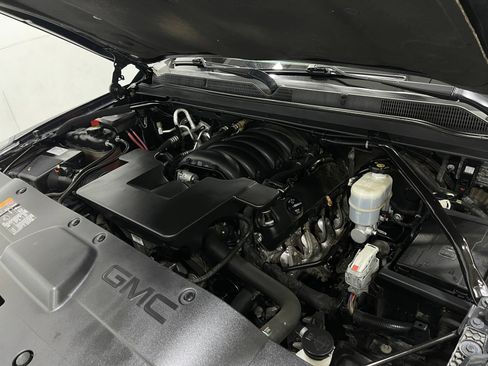 Used 2020 GMC Yukon Denali w/ Denali Premium Package AWD/4WD image 25