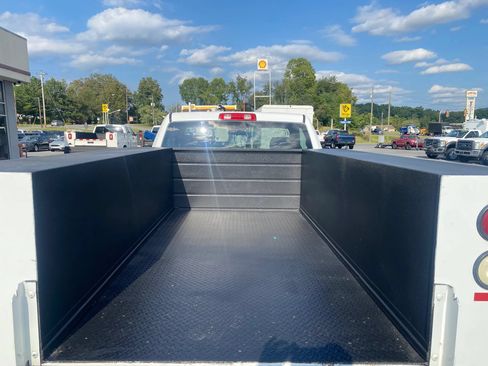Used 2014 RAM 2500 Tradesman RWD image 25