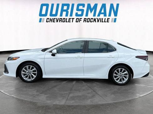 Used 2021 Toyota Camry LE w/ Carpet Mat Package (TMS) FWD image 3