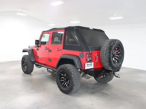 Used 2018 Jeep Wrangler Unlimited Sport S AWD/4WD image 7