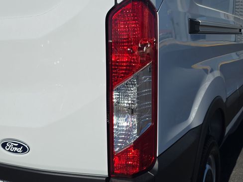 New 2026 Ford Transit 250 148 Medium Roof w/ Load Area Protection Package RWD image 7