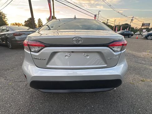 Used 2024 Toyota Corolla LE FWD image 6