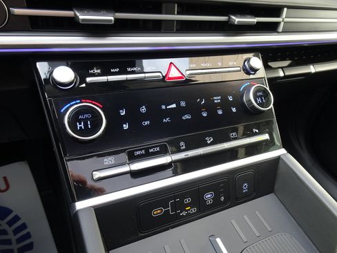 Used 2024 Hyundai Santa Fe Limited image 19