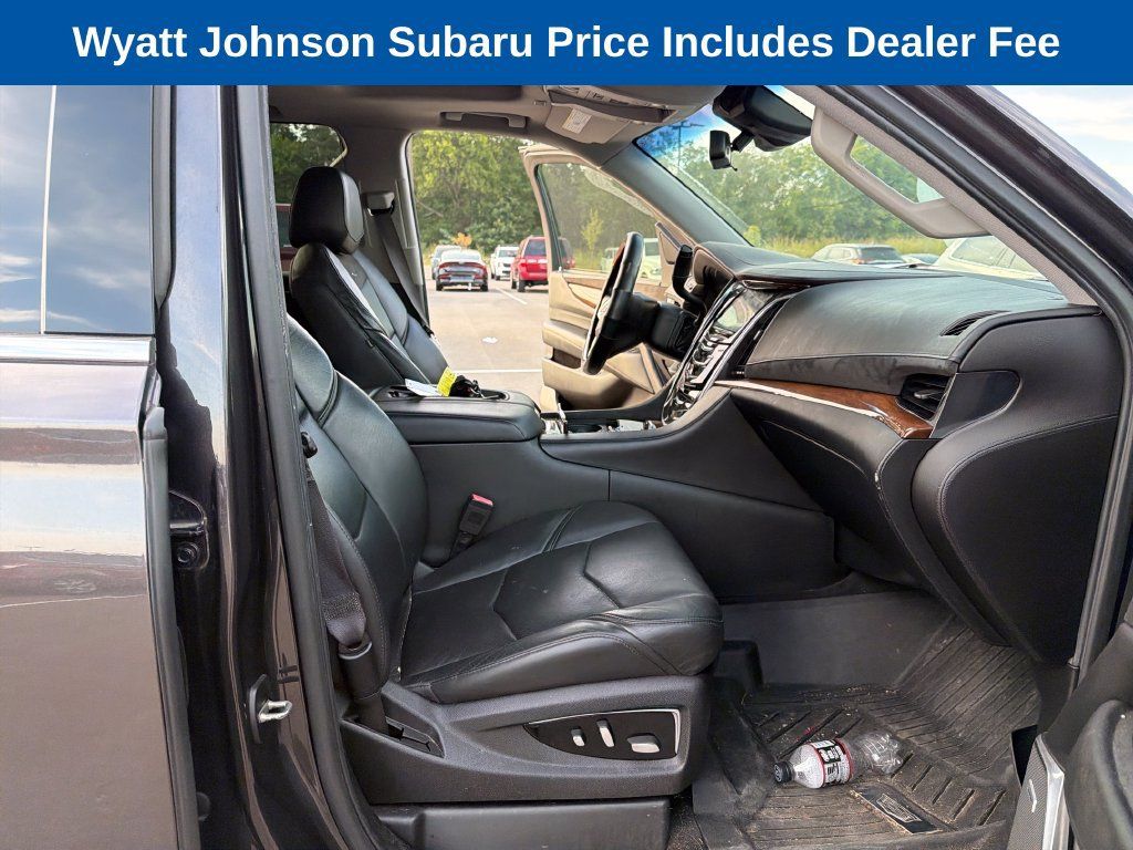 Used 2017 Cadillac Escalade ESV Premium Luxury AWD/4WD image 44