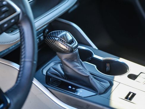 Used 2020 Toyota Highlander LE image 20