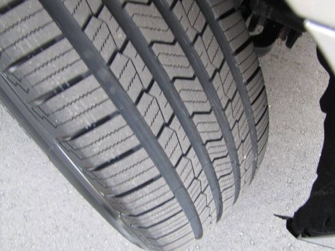 Used 2024 Ford Expedition Max XLT image 32