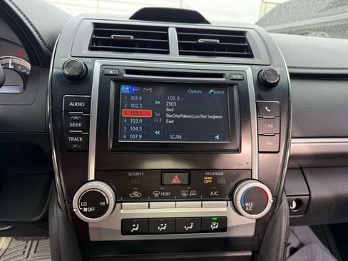 Used 2012 Toyota Camry SE image 5