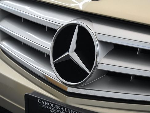 Used 2010 Mercedes-Benz C 300 Sport image 8