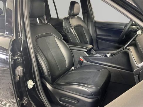 Used 2024 Jeep Grand Cherokee Altitude AWD/4WD image 26