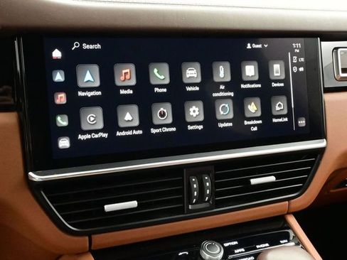 Used 2023 Porsche Cayenne Turbo image 9