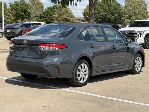 Used 2025 Toyota Corolla LE FWD image 4