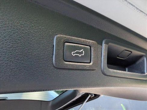 Used 2017 Subaru Forester 2.5i Limited AWD/4WD image 20
