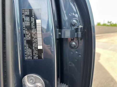 Certified 2023 Volvo XC90 B6 Plus AWD/4WD image 34