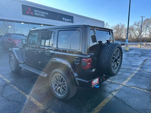 Used 2022 Jeep Wrangler Unlimited Sahara image 7