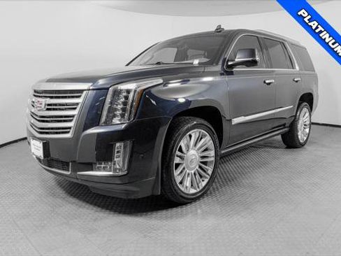 Used 2019 Cadillac Escalade Platinum AWD/4WD image 2