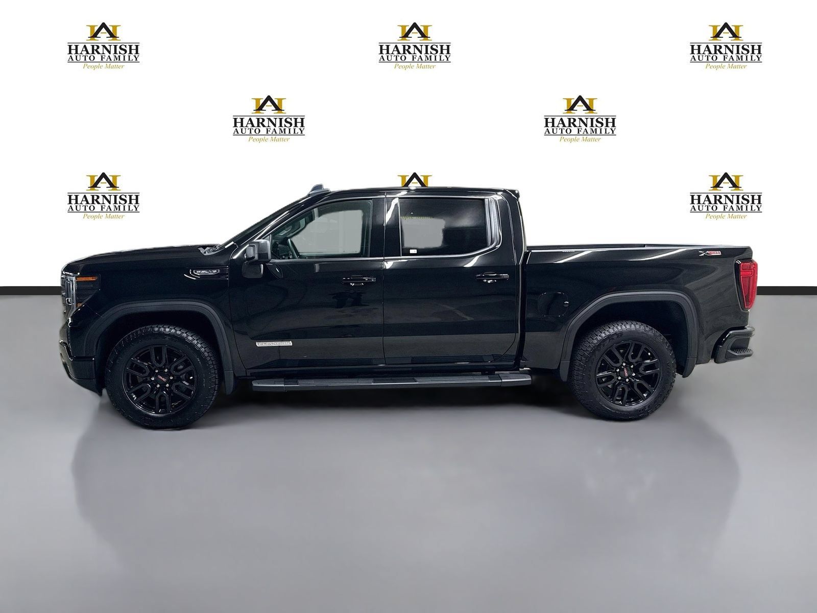 Used 2025 GMC Sierra 1500 Elevation AWD/4WD image 9