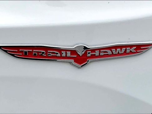 Used 2023 Jeep Renegade Trailhawk image 7