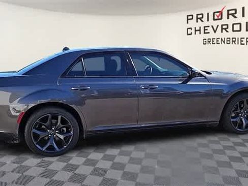 Used 2023 Chrysler 300 Touring w/ Sport Appearance Package image 9