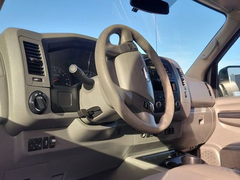 Used 2016 Nissan NV 2500 SV RWD image 14