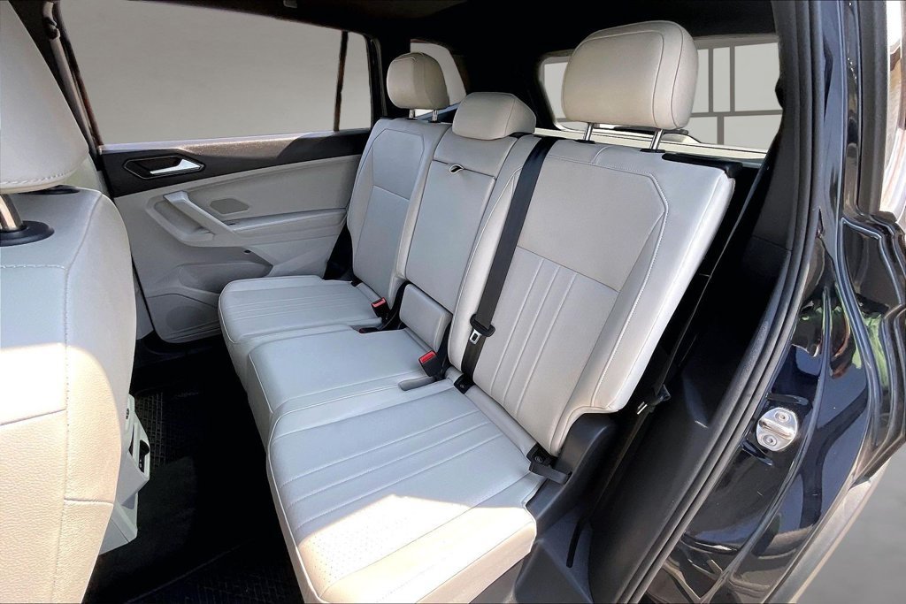 Used 2023 Volkswagen Tiguan SE R-Line FWD image 21