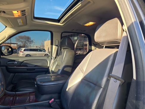 Used 2008 Cadillac Escalade AWD image 31