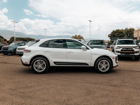 Used 2024 Porsche Macan AWD/4WD image 8