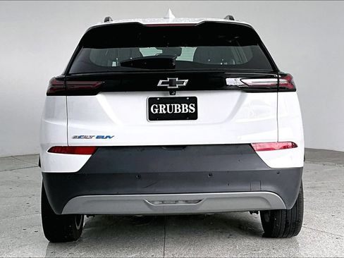 Used 2023 Chevrolet Bolt EUV LT w/ Driver Confidence Package FWD image 5