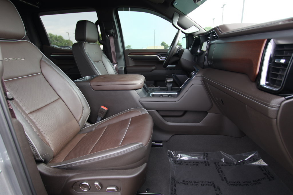 Used 2024 GMC Sierra 1500 Denali w/ Technology Package RWD image 8
