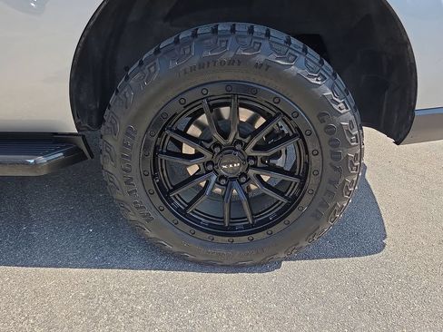 Used 2022 Ford Expedition XLT AWD/4WD image 11