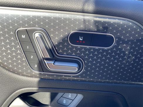 Certified 2025 Mercedes-Benz GLB 250 image 15