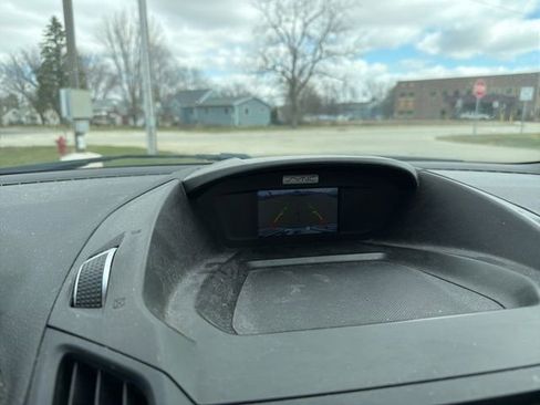 Used 2017 Ford Escape SE w/ SE Cold Weather Package AWD/4WD image 14