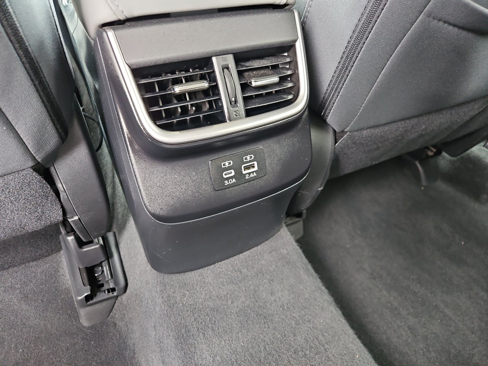 Used 2024 Subaru Outback Premium AWD/4WD image 13