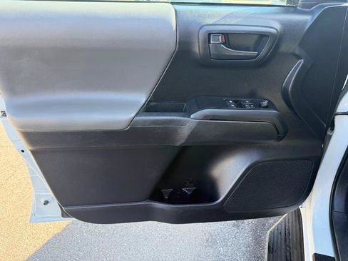 Used 2019 Toyota Tacoma SR w/ SR Convenience Package AWD/4WD image 9