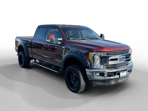 Used 2017 Ford F250 Lariat w/ Lariat Value Package AWD/4WD image 7