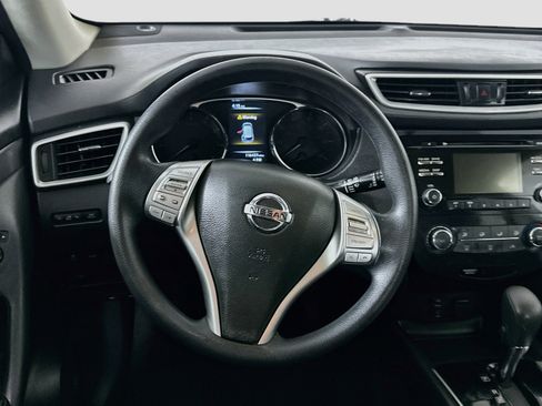 Used 2016 Nissan Rogue S w/ S Family Package FWD image 17
