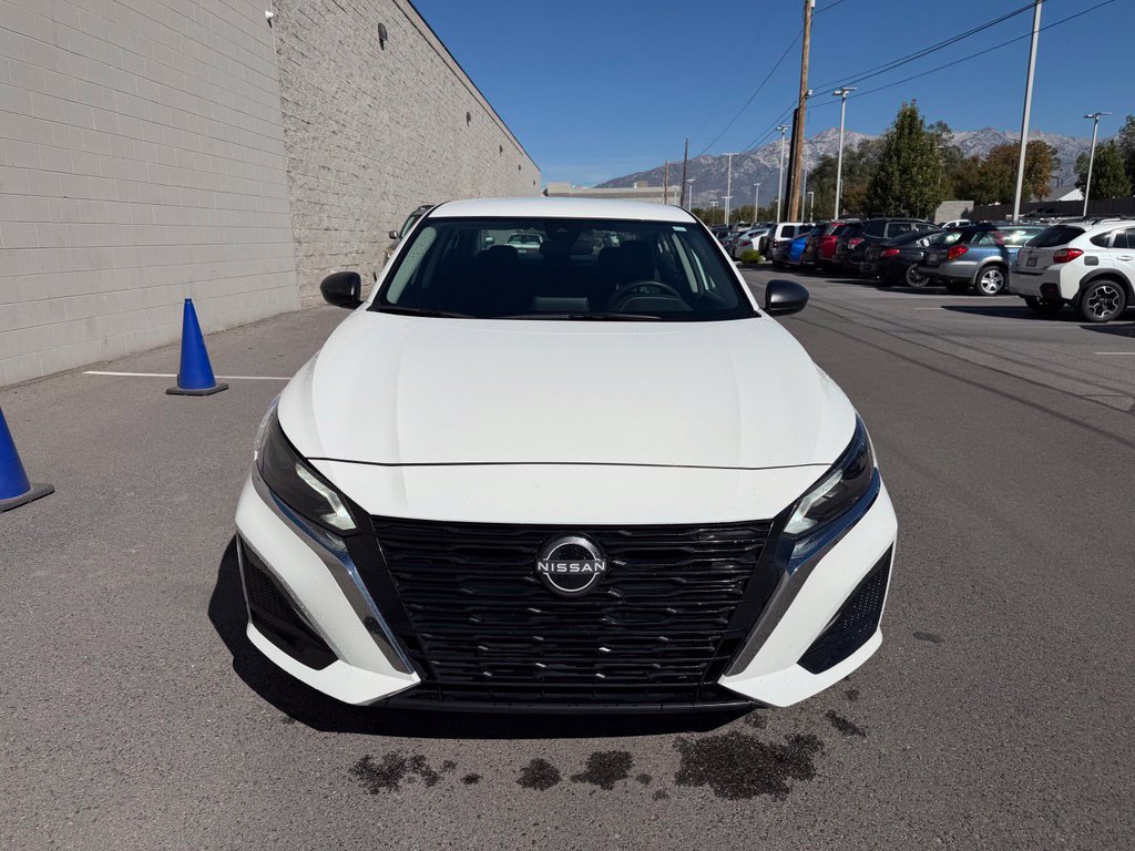 Used 2025 Nissan Altima 2.5 SV AWD/4WD image 8