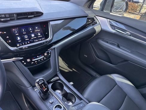 Certified 2024 Cadillac XT6 Sport w/ Technology Package image 24