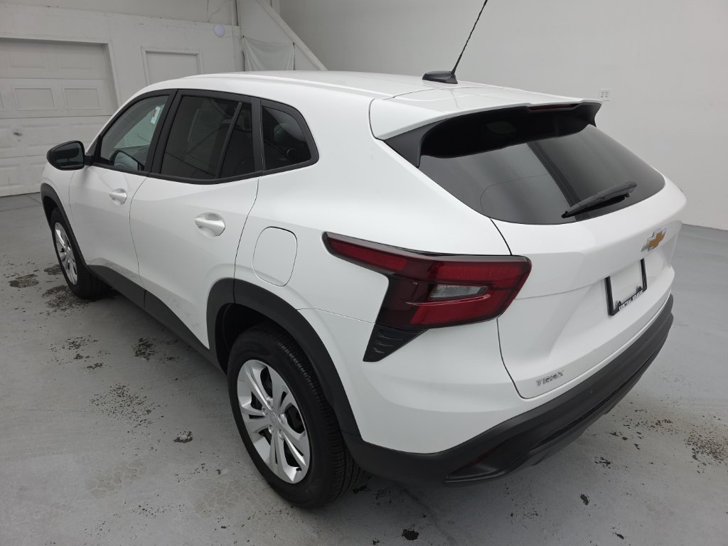 Used 2024 Chevrolet Trax LS FWD image 10