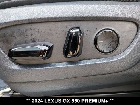 Used 2024 Lexus GX 550 w/ Accessory Package (2T) AWD/4WD image 19