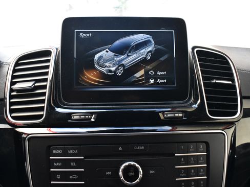 Used 2019 Mercedes-Benz GLS 450 4MATIC w/ Premium 1 Package image 34