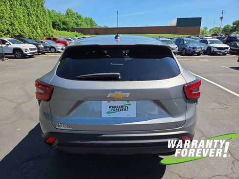 Used 2024 Chevrolet Trax LS FWD image 6