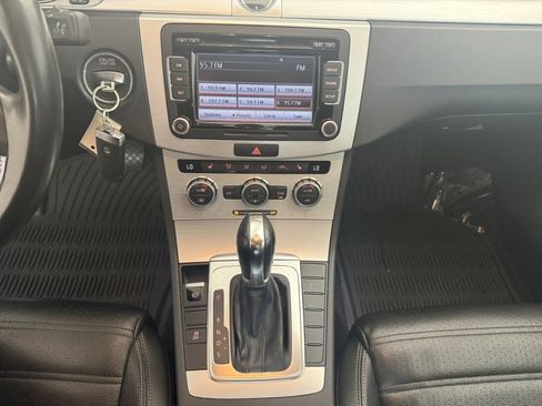 Used 2013 Volkswagen CC Sport FWD image 19