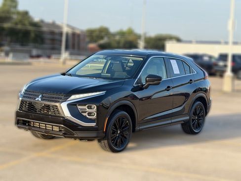 Used 2023 Mitsubishi Eclipse Cross LE AWD/4WD image 3