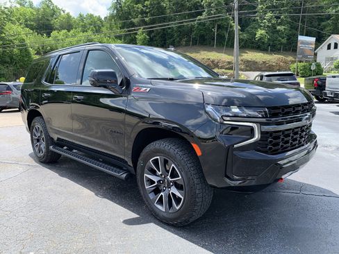 Used 2022 Chevrolet Tahoe Z71 w/ Luxury Package AWD/4WD image 11