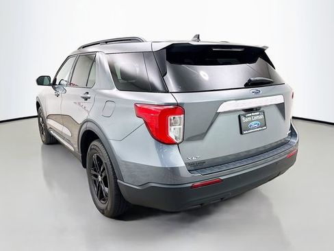 Used 2023 Ford Explorer XLT image 5
