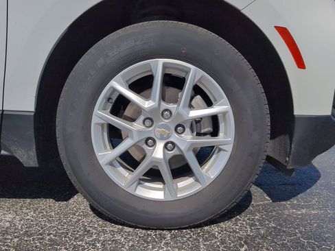 Used 2023 Chevrolet Equinox LS image 11