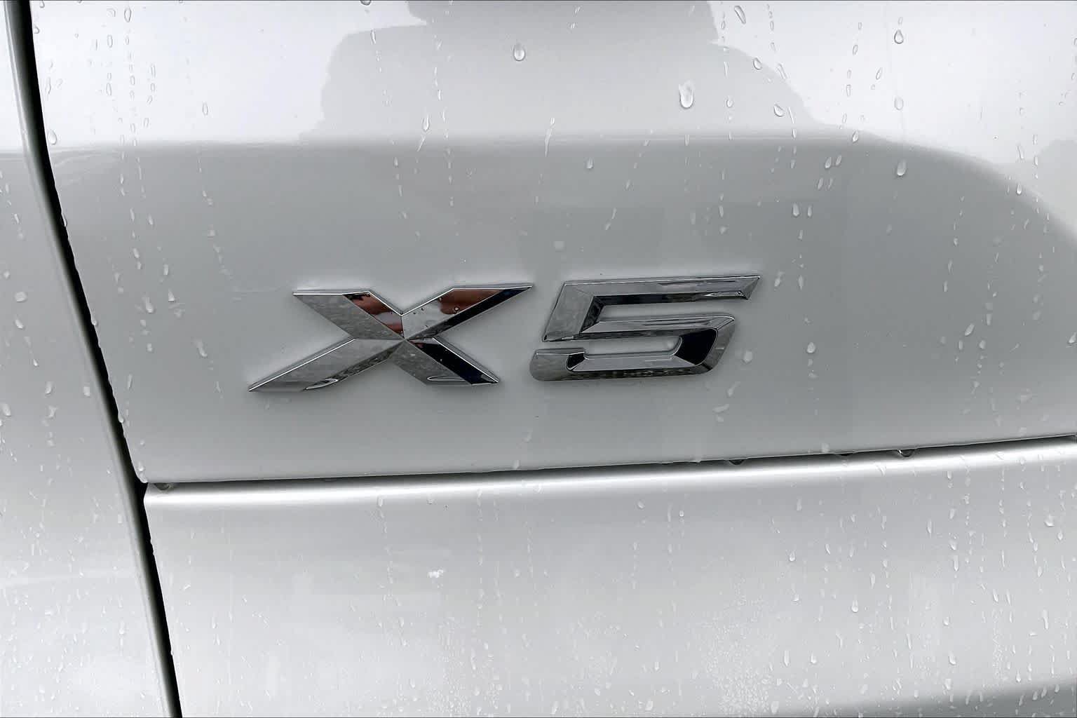 Used 2024 BMW X5 xDrive40i w/ Premium Package AWD/4WD image 9