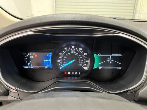 Used 2020 Ford Fusion SE w/ Equipment Group 151A FWD image 17
