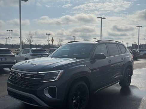 New 2026 Volkswagen Atlas Peak Edition AWD/4WD image 10