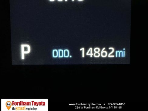 Used 2023 Toyota Sienna XLE image 36